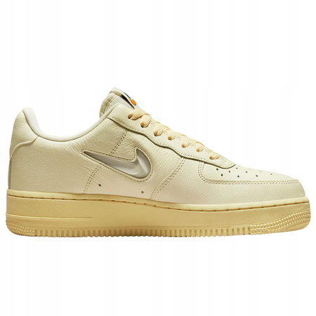 BUTY SPORTOWE DAMSKIE WYGODNE SKÓRA NIKE WMNS AIR FORCE DO9456 100 