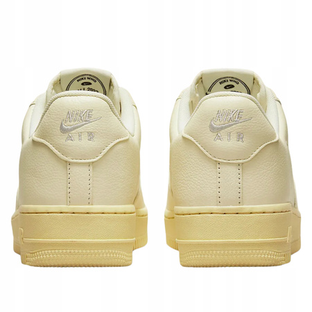 BUTY SPORTOWE DAMSKIE WYGODNE SKÓRA NIKE WMNS AIR FORCE DO9456 100 