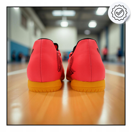 Buty do piłki nożnej dziecięce halówki puma future 7 play 107739 03 r. 37