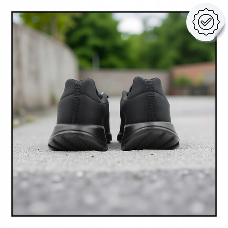 Buty dziecięce sportowe lekkie wygodne czarne adidas tensaur ig8568 