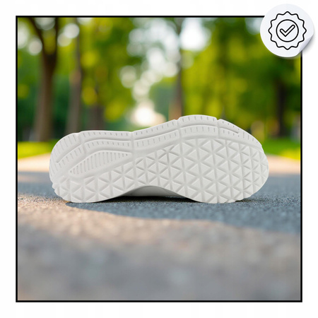 Buty sportowe męskie białe wsuwane lekkie wygodne skechers 183125/wht 